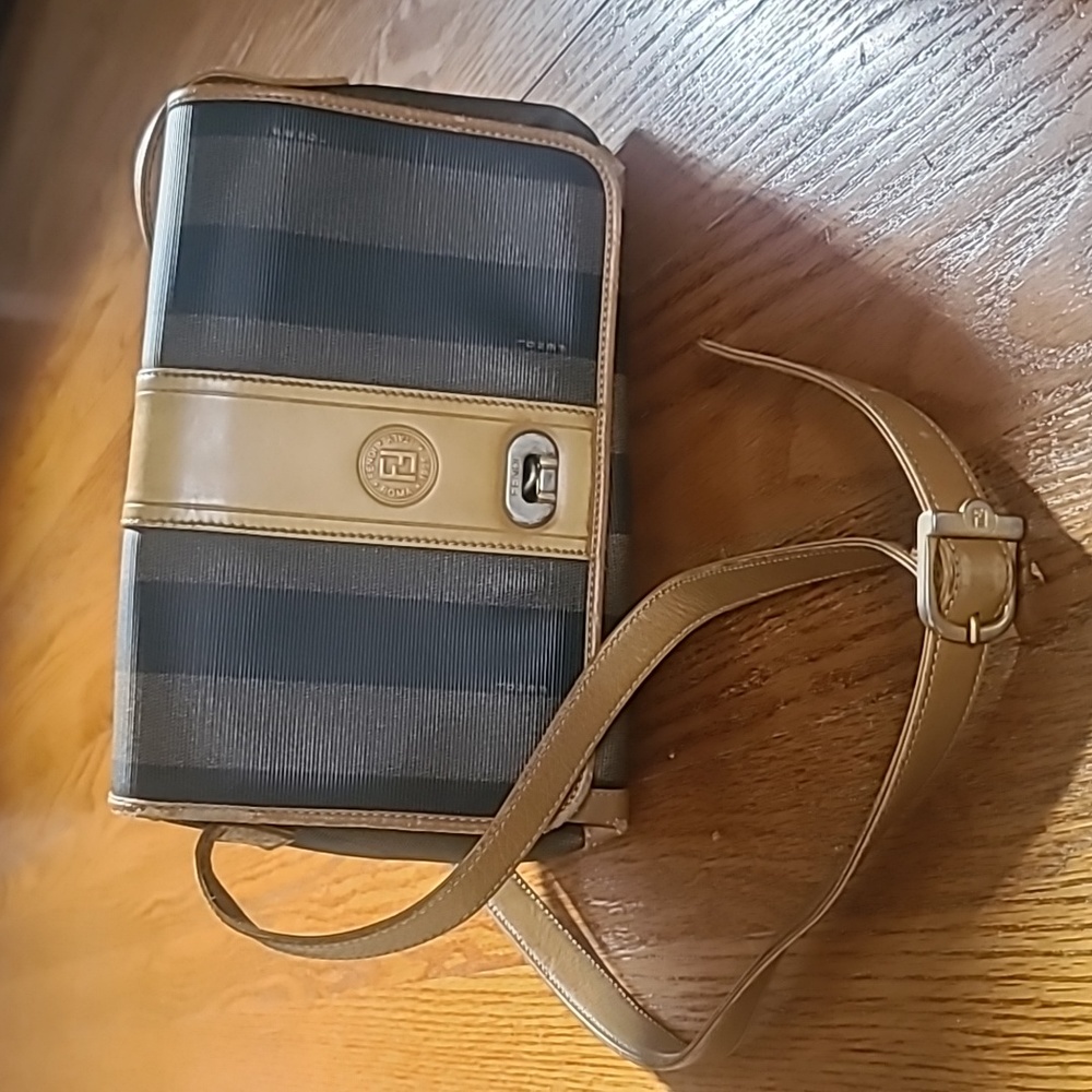90s  Fendi pequin should bag